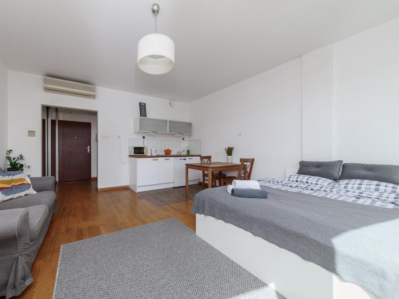 Luxury Apartment Piekna Warschau Buitenkant foto